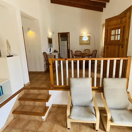 Cristina Willa Binibeca